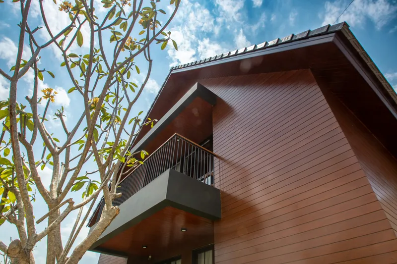 Madera exterior protegida con lasur